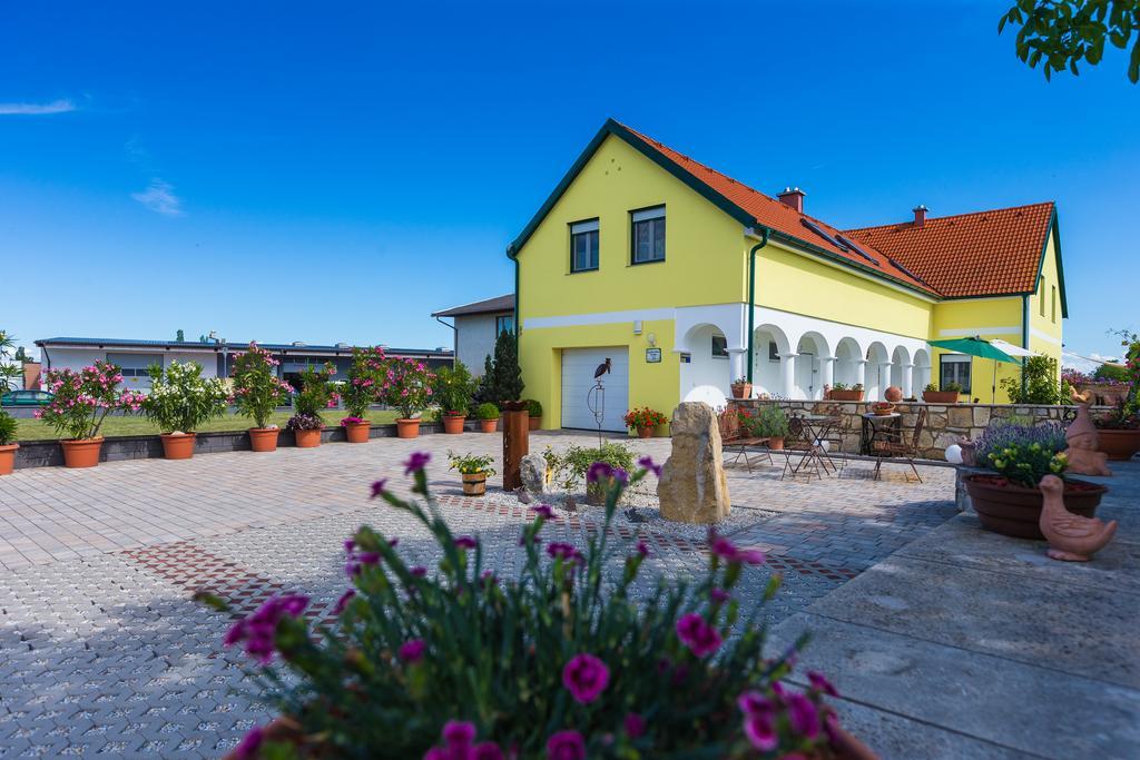 Appartementhaus Freiler Mörbisch am See Buitenkant foto