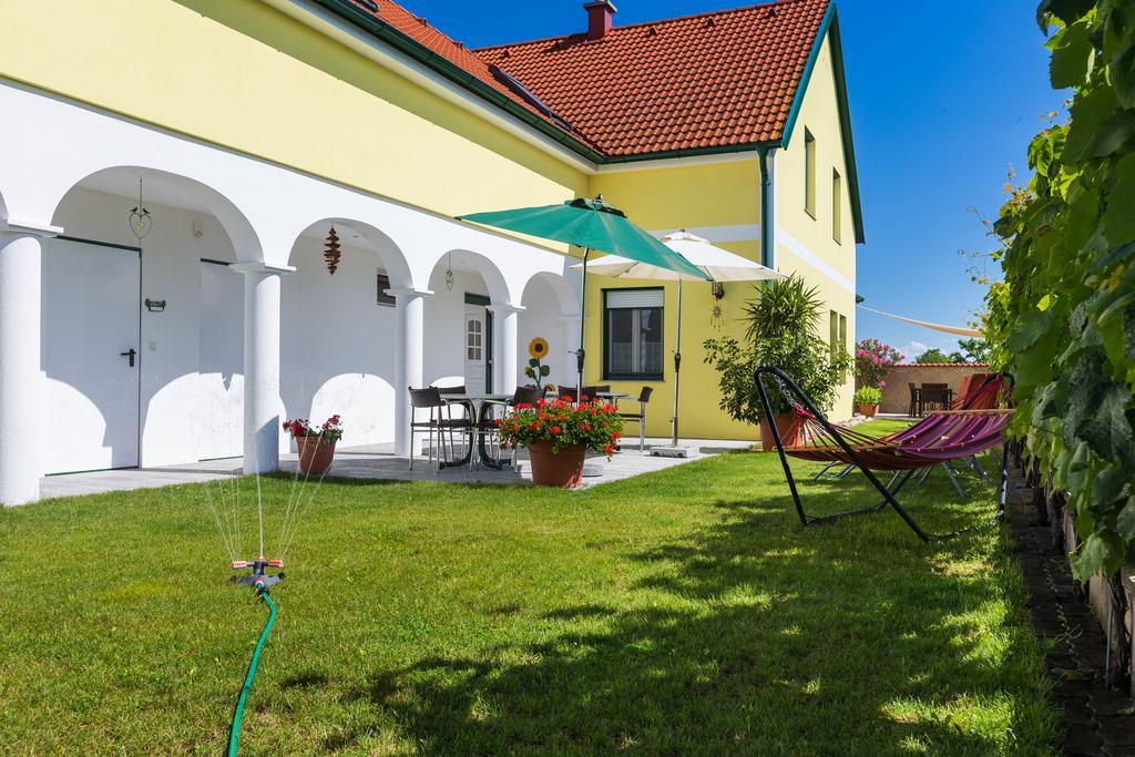 Appartementhaus Freiler Mörbisch am See Buitenkant foto
