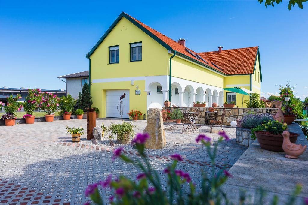 Appartementhaus Freiler Mörbisch am See Buitenkant foto